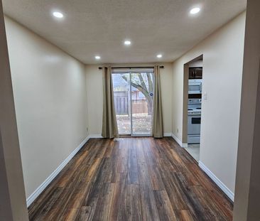 For Lease - 106 Millwood Crescent, Kitchener, Ontario - Photo 2