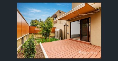 Modern Comfort in a Prime Doncaster East Location! - Photo 4