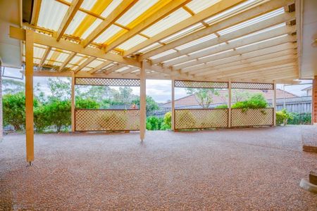 3 Gareth Cl, Mount Colah NSW 2079 - House For Rent | Domain - Photo 3