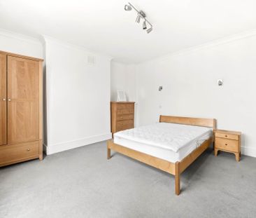 Price £3,300 pcm - Available Now - Furnished - Photo 4