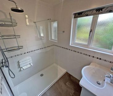 2 bedroom detached bungalow to rent - Photo 5