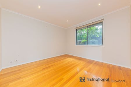 1/5 Folkestone Road, 3150, Glen Waverley Vic - Photo 2