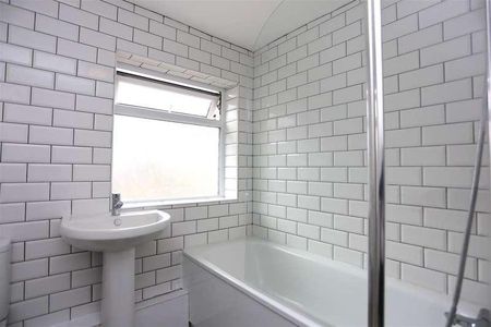 St Georges Road, Brighton, BN2 - Photo 4