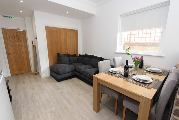 7 bedroom house of multiple occupation to rent - Photo 1