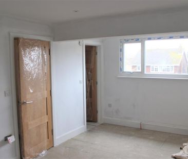 2 bedroom end of terrace house to rent - Photo 5