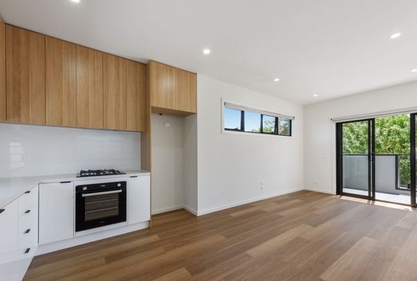 Modern Comfort in a Quiet Court Setting - Photo 1