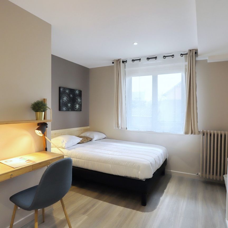 CHATEAUGIRON Roommate 5 Bedrooms at Rennes - Photo 2