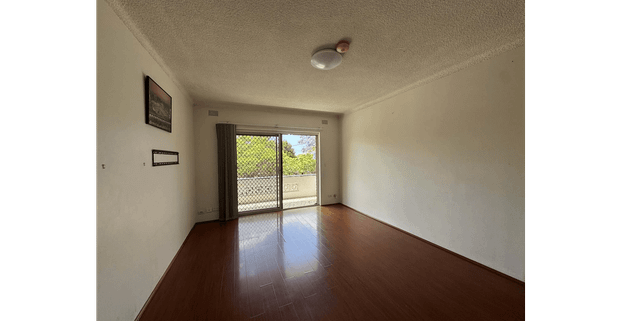 Two bedroom unit with lock up garage - Photo 1