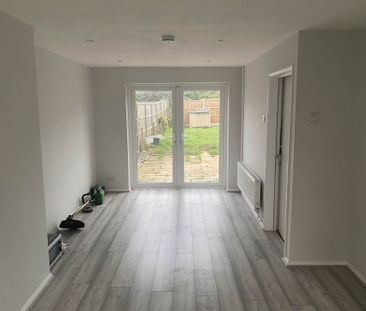 Price £1,675 pcm - Available Now - Unfurnished - Photo 1