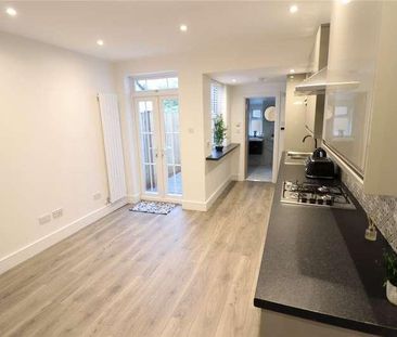 Nevill Grove, Watford, Hertfordshire, WD24 - Photo 2