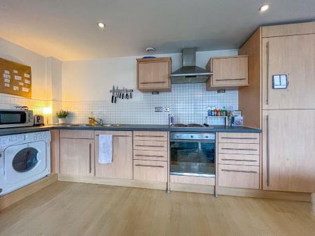 2 bedroom apartment to rent - Photo 3