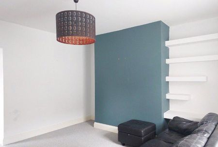 2 bedroom end of terrace house to rent - Photo 3