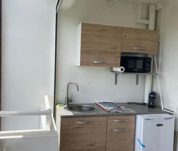 Location Appartement 1 pièce Meublé 19m² LES ABYMES 97139 - Photo 3