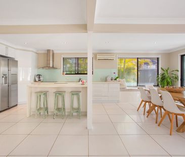 Stunning Family Home in Bundall - Photo 3