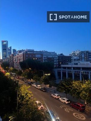 madrid, Community of Madrid 28046 - Foto 1