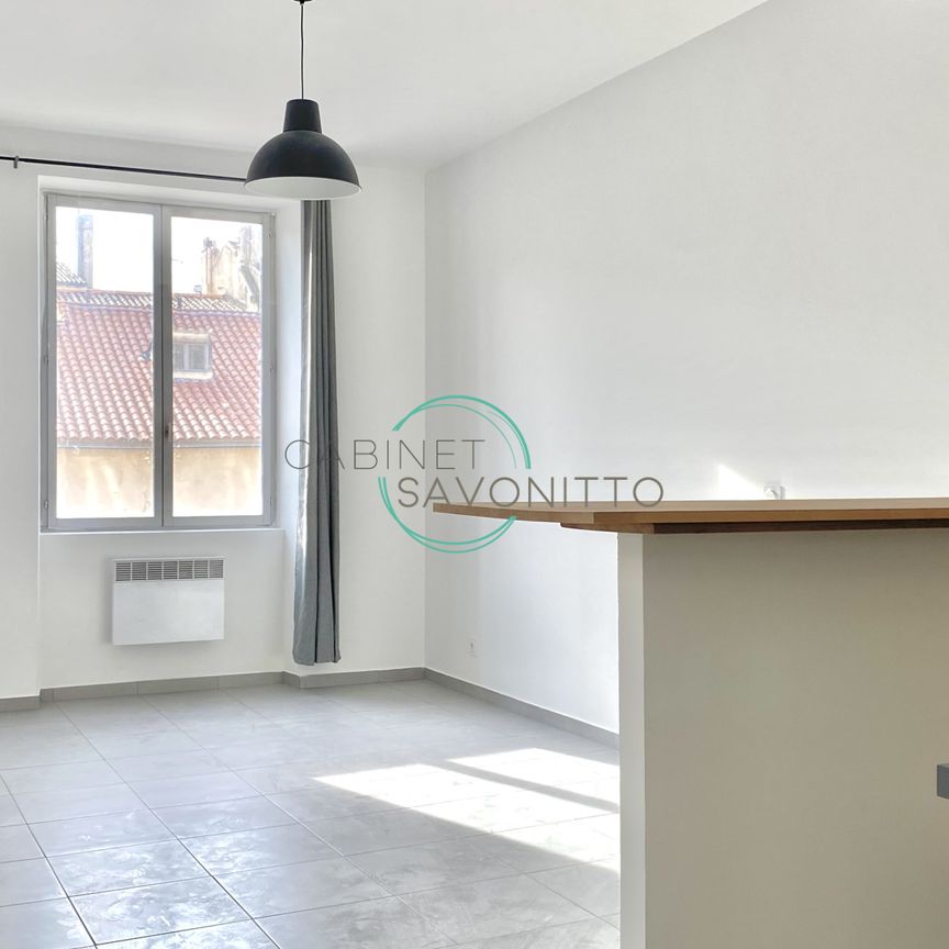 Location Appartement 1 pièce 26m² MARSEILLE 1er - Photo 1