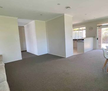 Exceptional Single-Level 4-Bedroom Family Home in Silverdale - Photo 3