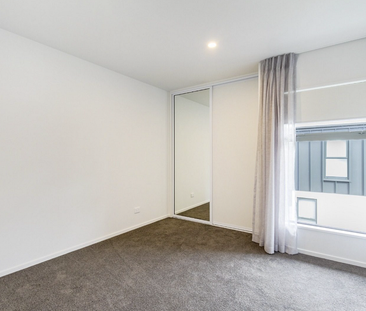 Spacious 3 bedroom, 2 bathroom home - Photo 6