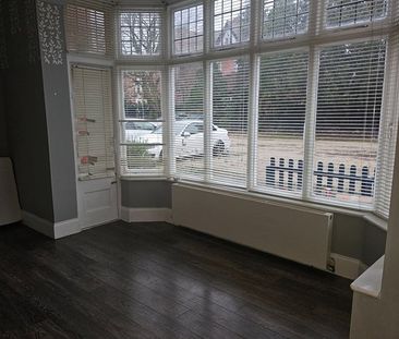 2 Bed Flat, Knighton Drive, LE2 - Photo 2