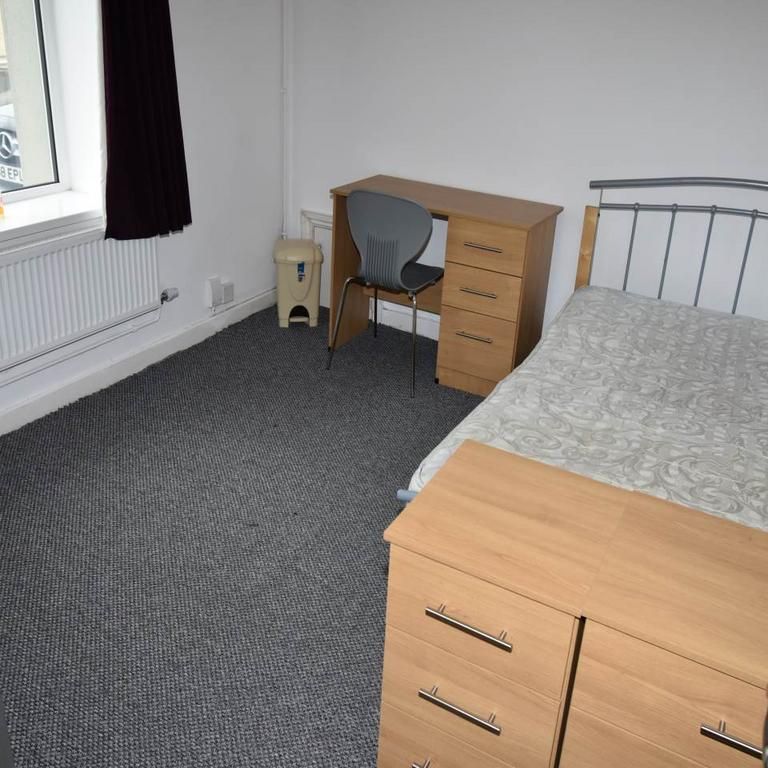 4 bedroom house to rent - Photo 1