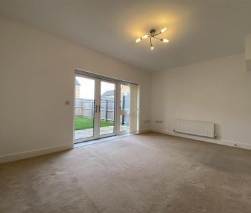 3 bedroom semi-detached house to rent - Photo 4