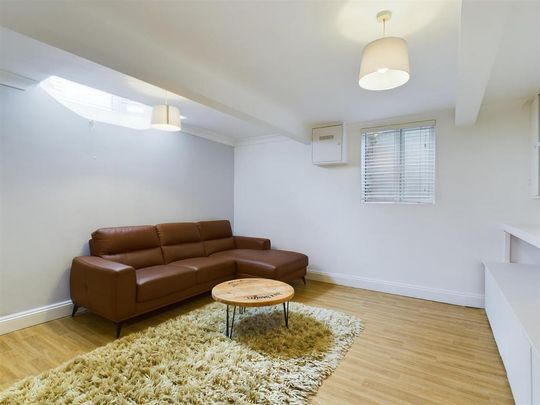 5 bedroom terraced house to rent - Photo 1