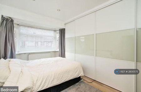 3 bedroom semi-detached house to rent - Photo 3