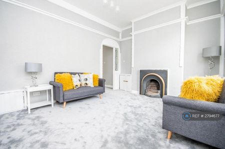 3 bedroom terraced house to rent - Photo 3