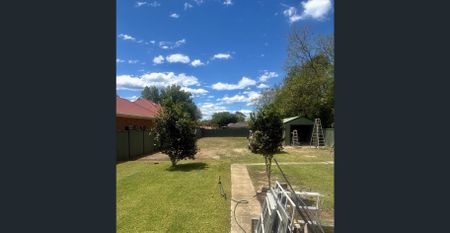 Appreciate the beauty of this classic Californian bungalow – Perfectly blending period charm with modern comfort. - Photo 5