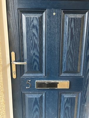 Room in a Shared House, Carlton Grove, LS7 - Photo 1