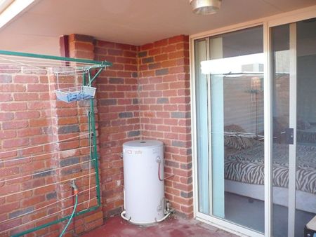Fully Furnished Unit On Hannan Street - Photo 2