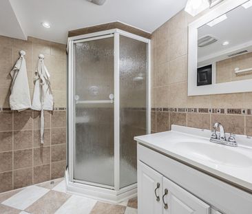 For Lease - 371 McRoberts Avenue Unit# Lower, Toronto, Ontario - Photo 2