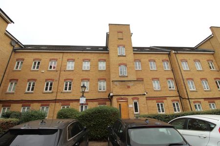 2 bedroom ground floor flat to rent - Photo 2