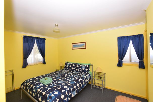 Beautiful Fully Furnished Unit with Baudin Beach at Your Door Step&period; - Photo 1