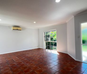 8 Devco Place, 4214, Ashmore Qld - Photo 4