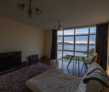 Cosy apartment with amazing views in Maupuia - Photo 1