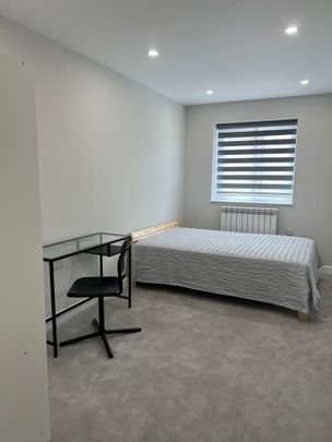 Room in a Shared Flat, Nether Street, N3 - Photo 1