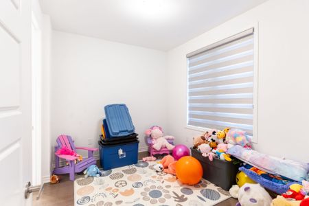 For Lease - 1402 Kaniv Street, Oakville, Ontario - Photo 5