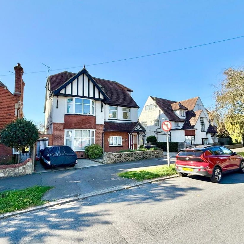 Collington Avenue, Bexhill-on-Sea, East Sussex - Photo 1