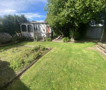 Bright 2-Bedroom Home in Wakari - Photo 4