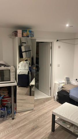 Price £1,200 pcm - Available 13/02/2026 - Furnished - Photo 2