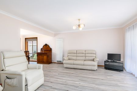 Beautifully Renovated Unit - Photo 3
