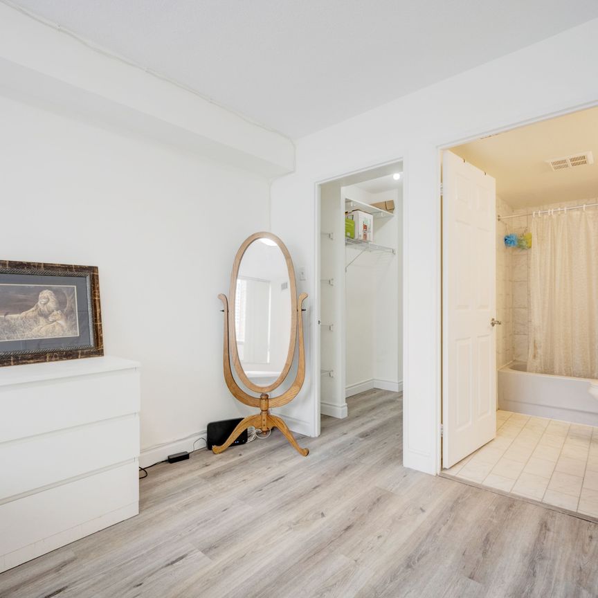 For Lease - 265 Enfield Place Unit# 2002, Mississauga, Ontario - Photo 1