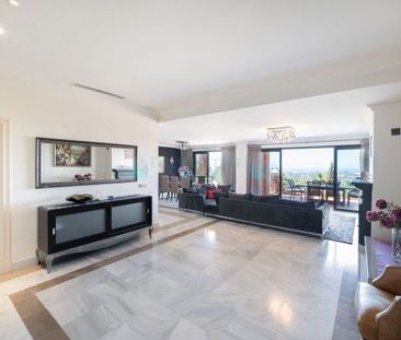 Penthouse for rent in Benahavis - Photo 2