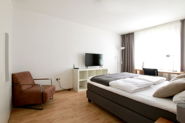 Modern möblierte Wohnung mit Balkon direkt am Zülpicher Platz - Foto 1