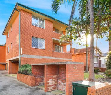 Spacious Two Bedroom Apartment In The Heart Of Lakemba - Photo 3