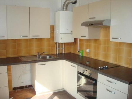 Location Appartement 3 pièces 78m² DRAGUIGNAN 83300 - Photo 4