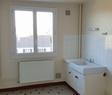 Location Appartement 3 pièces 65m² BOURGES 18000 - Photo 2