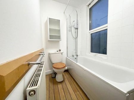 3 bedroom property to rent - Photo 3
