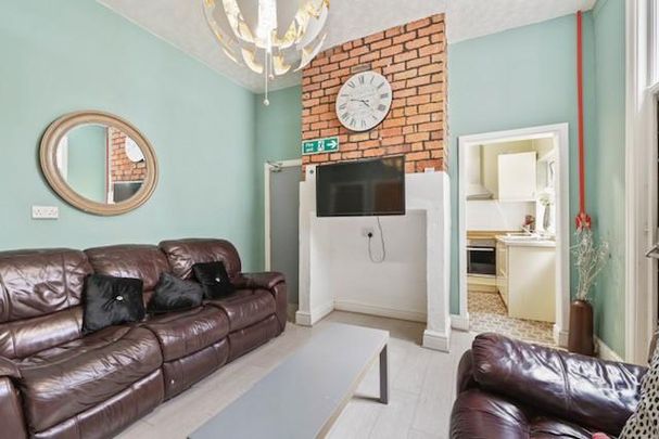 7 bedroom terraced house to rent - Photo 1